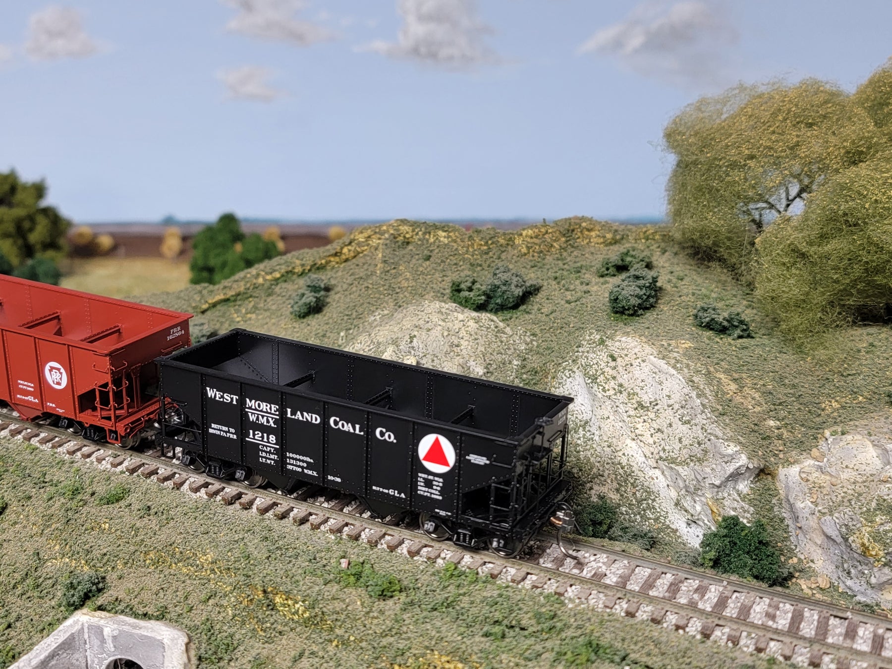 The HO Scale GLa hoppers from Rapido Trains have arrived!