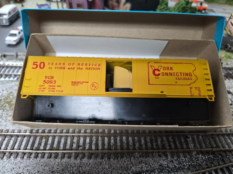 Athearn Blue Box HO Scale 50' Boxcar Kit York Connecting Railroad 50th Anniversary - NOS