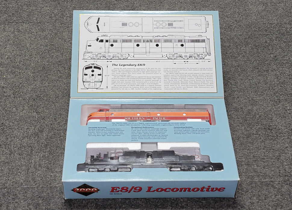 Proto 2000 433-8048 HO Scale EMD E8A Diesel Southern Pacific "Daylight" SP 6054 - USED