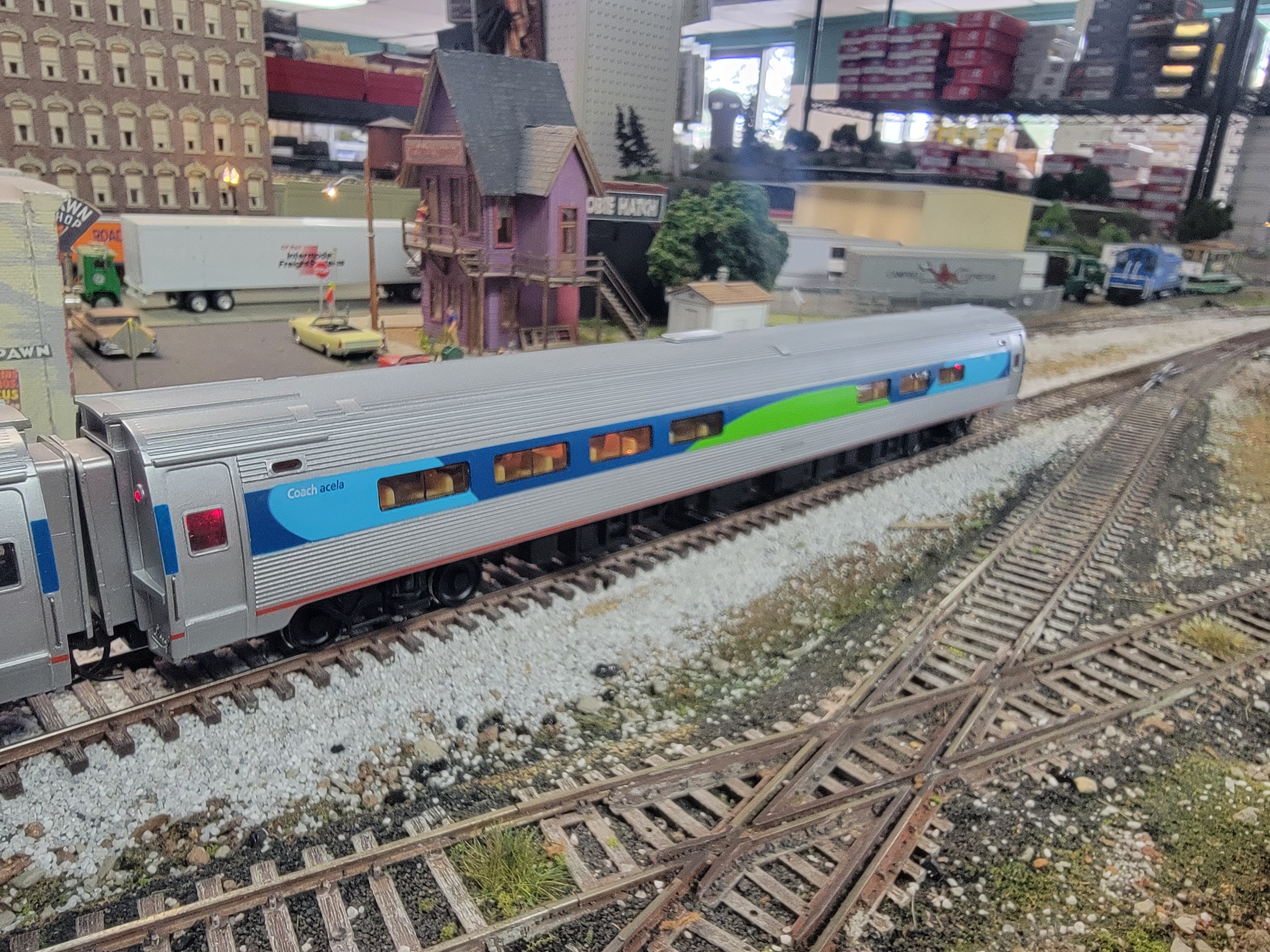 Bachmann HOゲージ 85' Amfleet Amtrak 13113 Bachmann 13113 HO Scale 85' Budd Amfleet I Amtrak Acela Regional