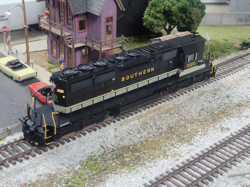 ScaleTrains 31291 HO Scale EMD High Hood SD40-2 Southern (Dulux) 3320 - Like New USED