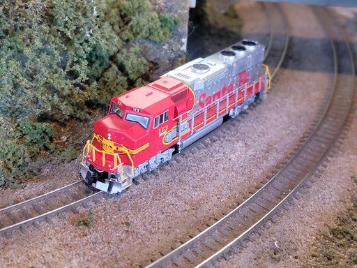 Fox Valley Models 70501 N Scale EMD GP60 Santa Fe ATSF 113 with DCC