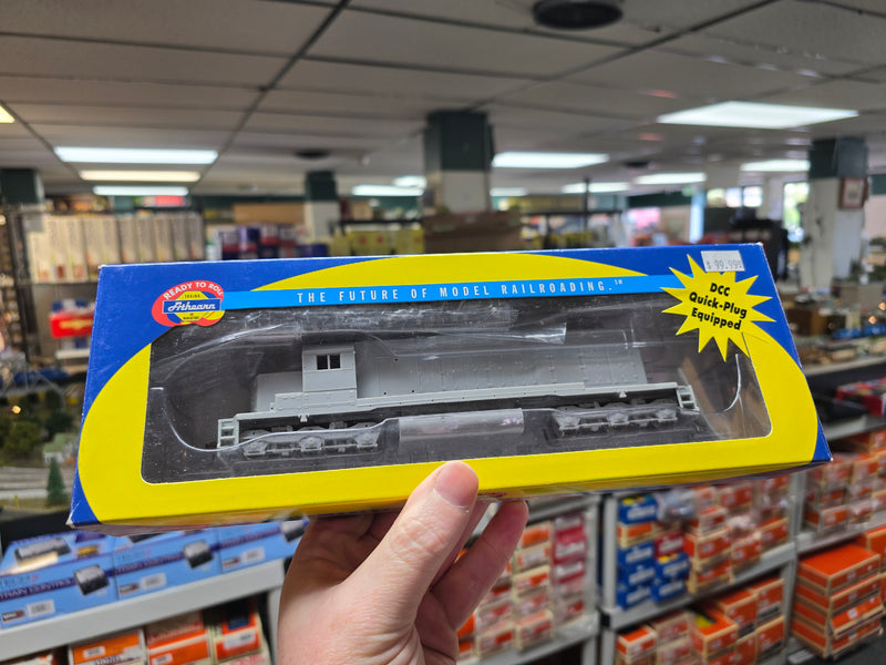 Athearn 93500 HO Scale EMD SD38 Diesel Undecorated - NOS