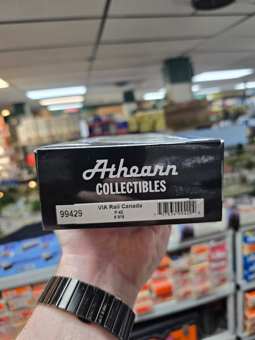 Athearn 99429 HO Scale GE P42DC Diesel VIA Rail 916 - NOS