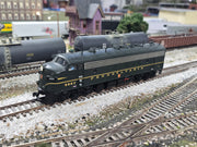 Walthers Proto 920-42519 HO Scale EMD FP7 Diesel Pennsylvania PRR 9867A DCC Sound - Like New USED