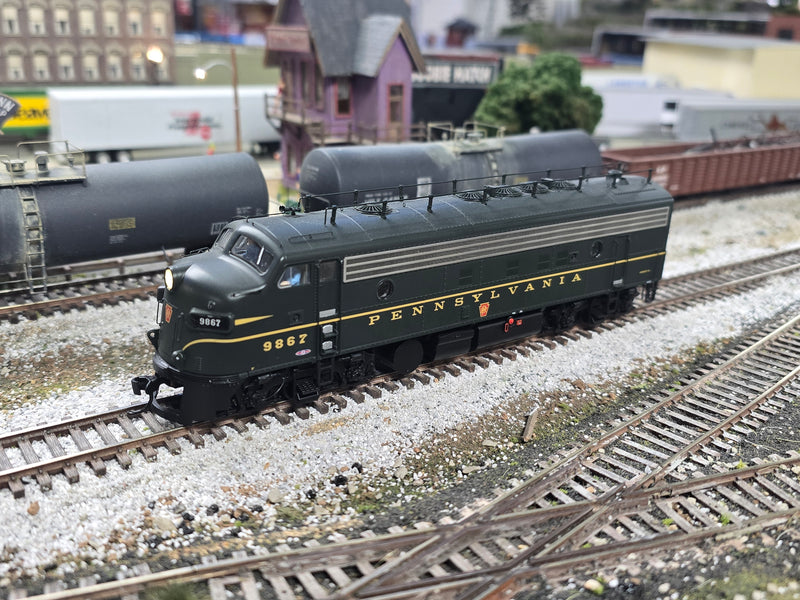 Walthers Proto 920-42519 HO Scale EMD FP7 Diesel Pennsylvania PRR 9867A DCC Sound - Like New USED