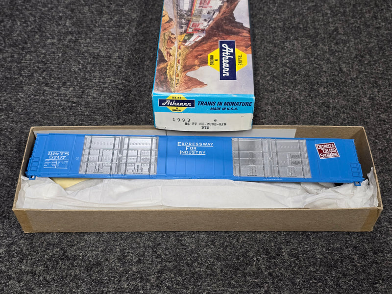 Athearn 1997 HO Scale 86' Hi-Cube 4 Door Auto Parts Boxcar (Blue Box Kit) DTS 5707 - NOS