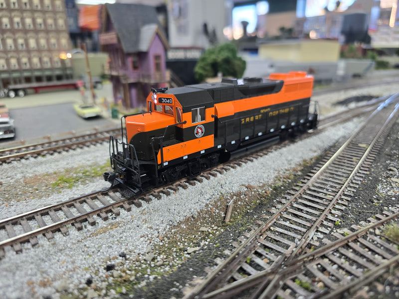 Kato 37-3004 HO Scale EMD GP35 Phase 1C Diesel Great Northern GN 3040 - Like New USED