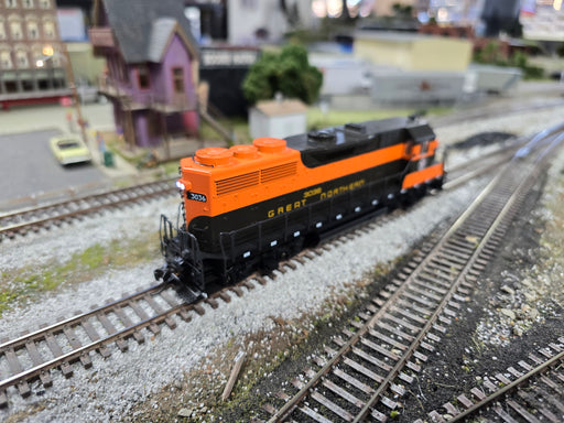 Kato 37-3003 HO Scale EMD GP35 Phase 1C Diesel Great Northern GN 3036 - Like New USED