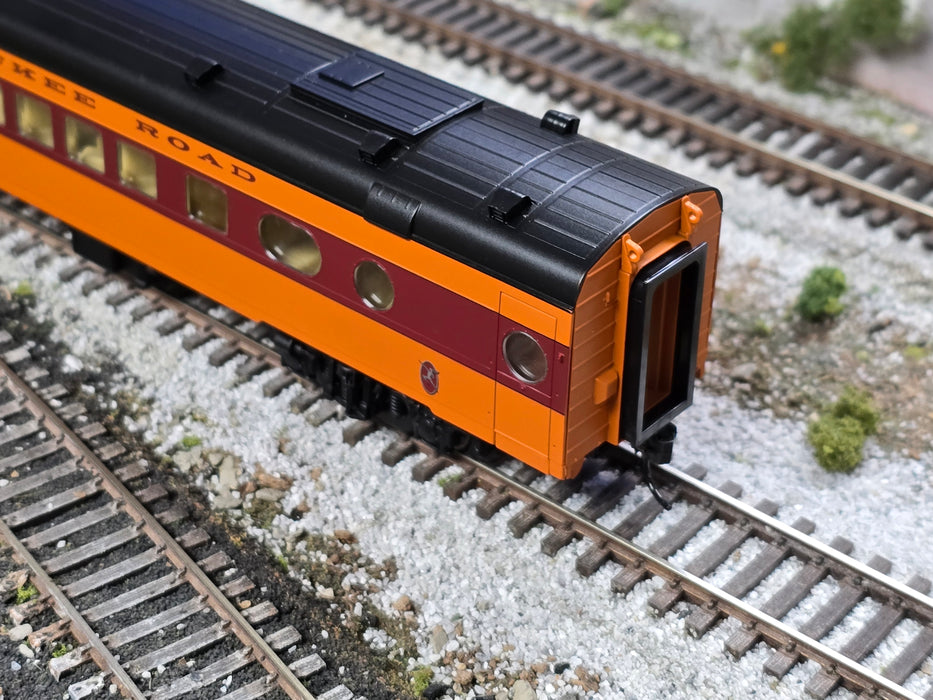Walthers 932-9206 HO Scale 1955 Hiawatha Skytop Lounge Observation MILW - NOS