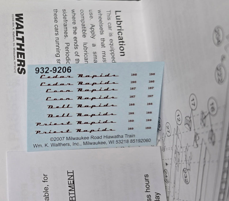 Walthers 932-9206 HO Scale 1955 Hiawatha Skytop Lounge Observation MILW - NOS