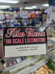 Atlas 8596 HO Scale EMD GP7 Great Northern GN 606 - Like New Used