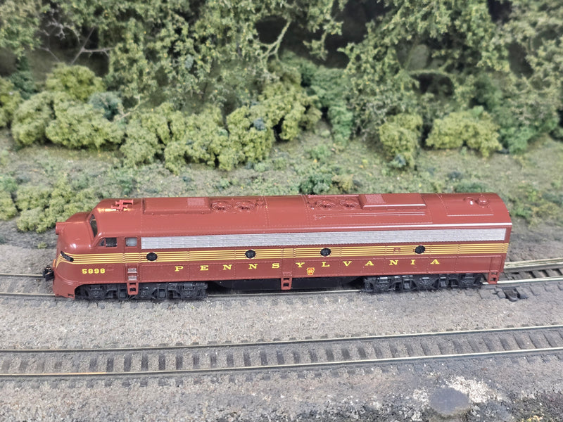 Kato 176-5314DCC N Scale EMD E8 Pennsylvania PRR 5898 - DCC (USED)