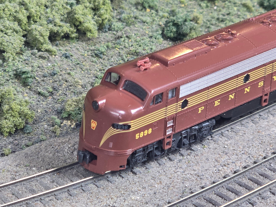 Kato 176-5314DCC N Scale EMD E8 Pennsylvania PRR 5898 - DCC (USED)