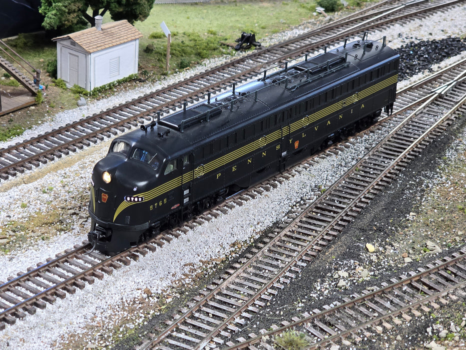 BLI 457 HO Scale EMD E8A Pennsylvania PRR 5765 - USED (with DCC/QSI Sound)