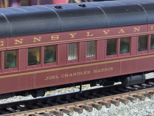 Walthers 932-10254 HO Scale Pullman Heavyweight 3-2 Lounge Observation Pennsylvania "Joel Chandler Harris" - USED