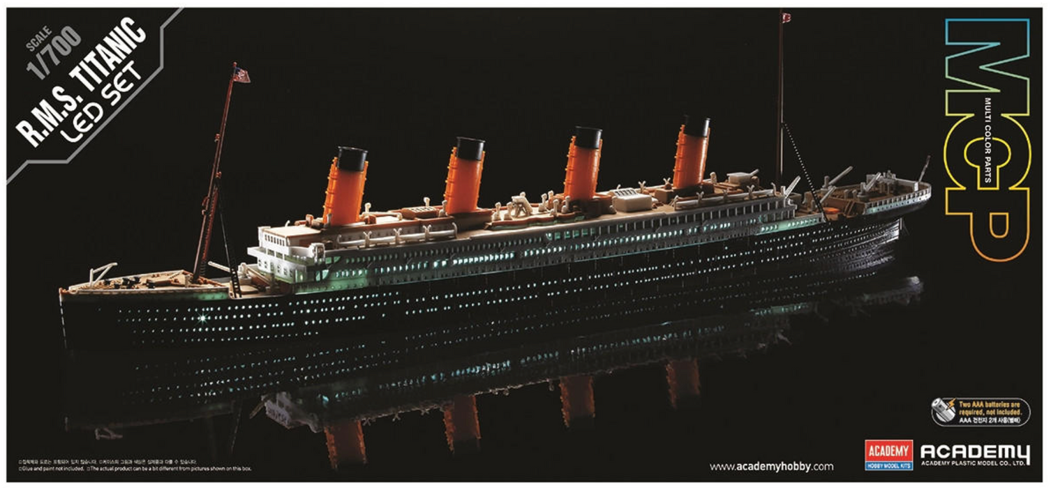 ACADEMY 14220 1/700 R.M.S. Titanic with LED Lights Plastic Model Kit