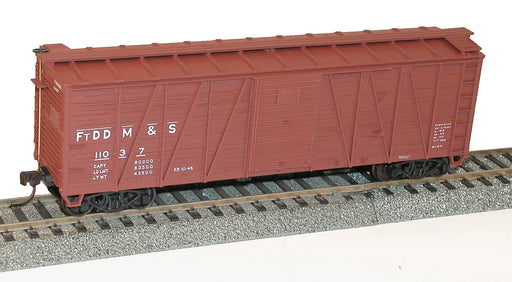 Accurail 4513 HO Scale 40' Single Sheathed Wood Boxcar Kit Fort Dodge, Des Moines & Southern 11037