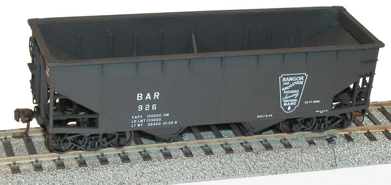 Accurail 7732 HO Scale AAR 50 Ton Offset Side Twin Hopper Kit Bangor & Aroostook BAR 926