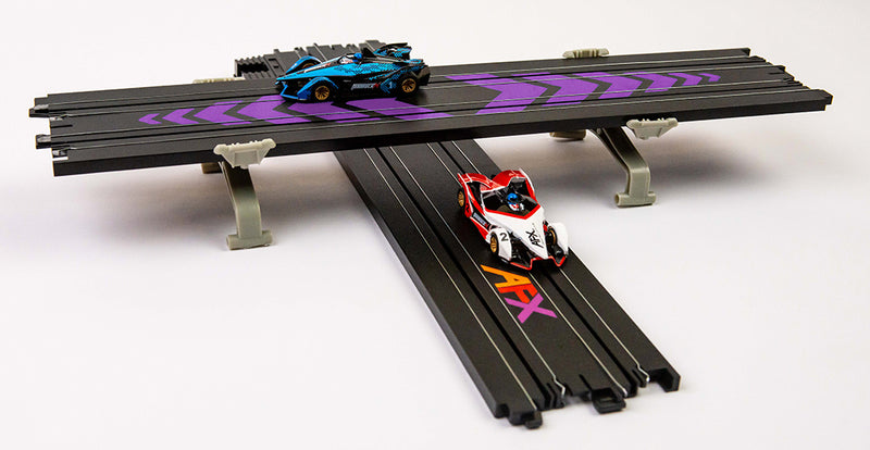 AFX Racing 22033 Infinity Raceway HO Scale 8.5' Slot Car Set