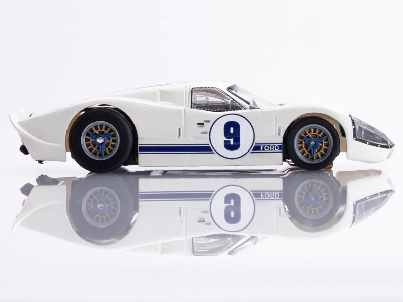 AFX Racing 22078 Ford GT40 Mark IV #9 Mega G+ HO Scale Slot Car