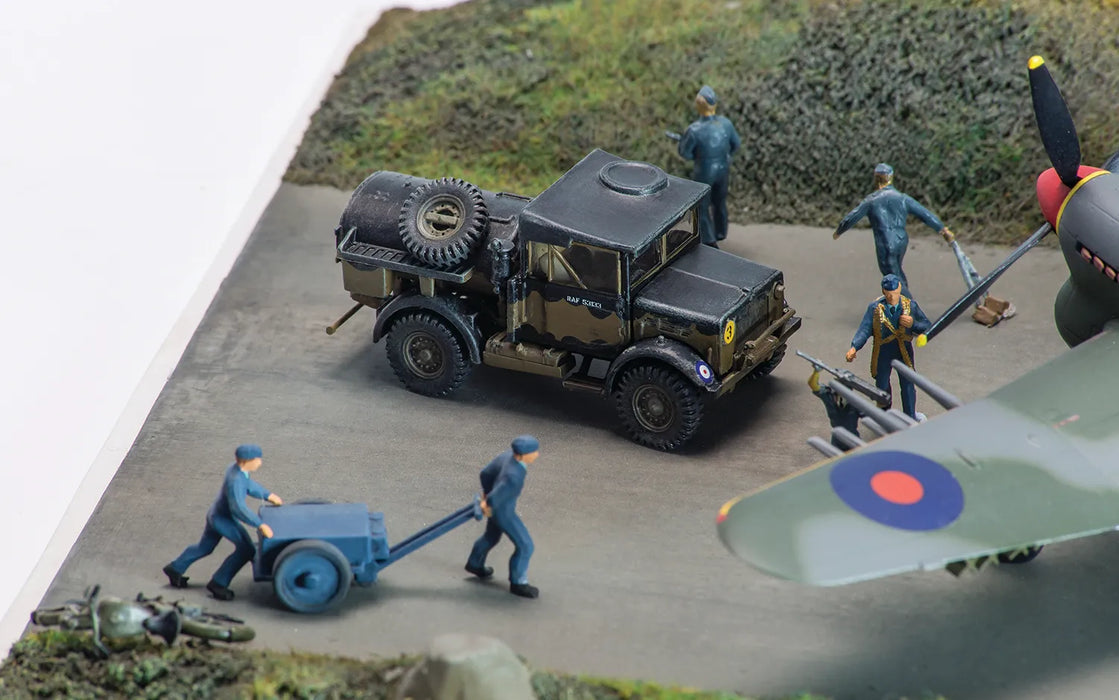 AIRFIX A50157A 1/72 D-Day Air Assault Gift Set (With Paint & Glue)