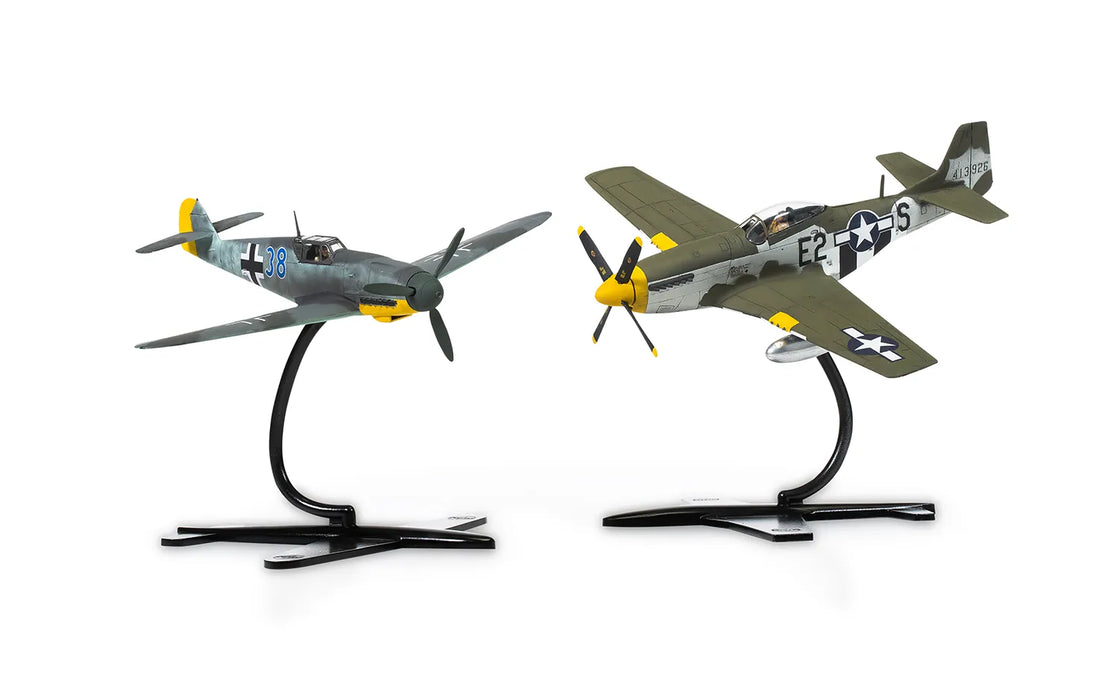AIRFIX A50193 1/72 P51D Mustang & Bf109F4 Dogfight Doubles Gift Set (With Paint & Glue)