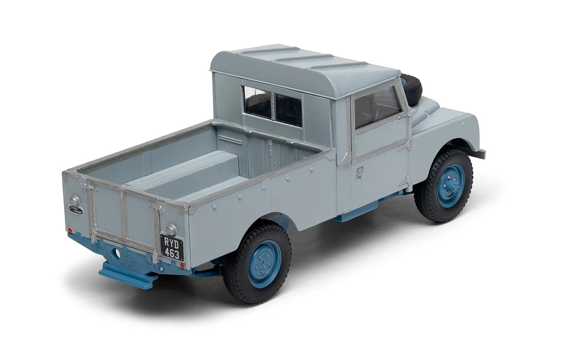 AIRFIX A55012 1/43 Land Rover Series 1 Pickup Truck Small Starter Set (With Paint & Glue)