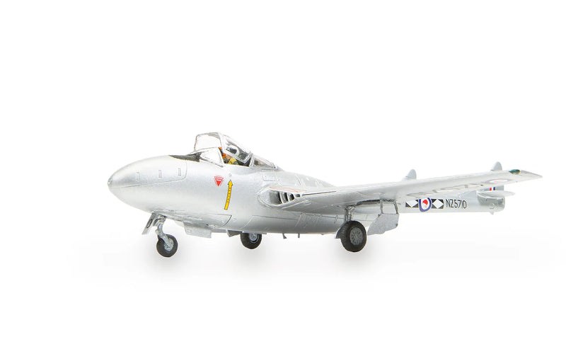 AIRFIX A55204A 1/72 DeHavilland Vampire T11 Aircraft Medium Starter Set (With Paint & Glue)