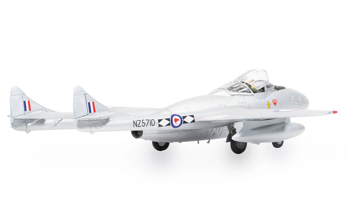 AIRFIX A55204A 1/72 DeHavilland Vampire T11 Aircraft Medium Starter Set (With Paint & Glue)