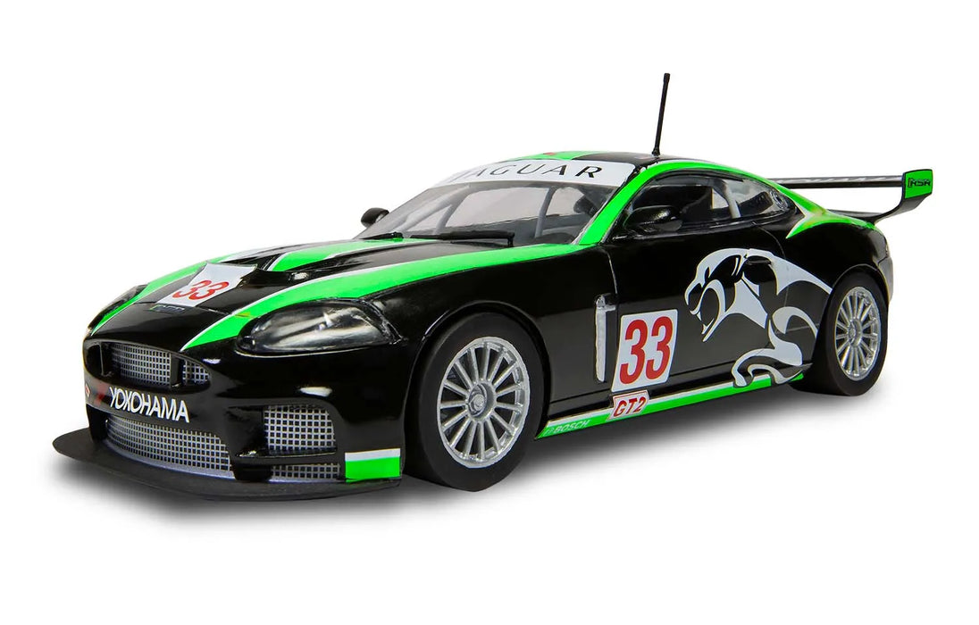 AIRFIX A55306 1/32 Jaguar XKR GT3 Car Large Starter Set (With Paint & Glue)