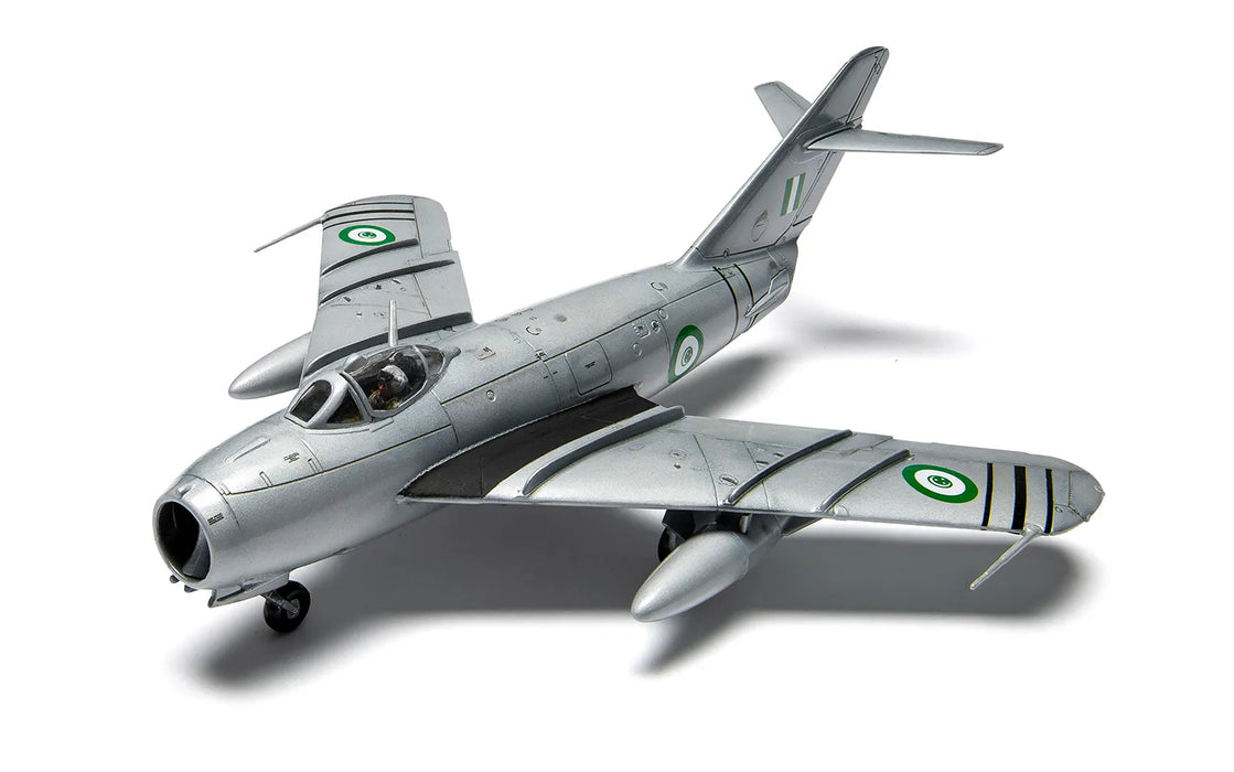 AIRFIX Models A03091A 1/72 Mikoyan-Gurevich MiG-17F 'Fresco' Jet Model Aircraft Kit