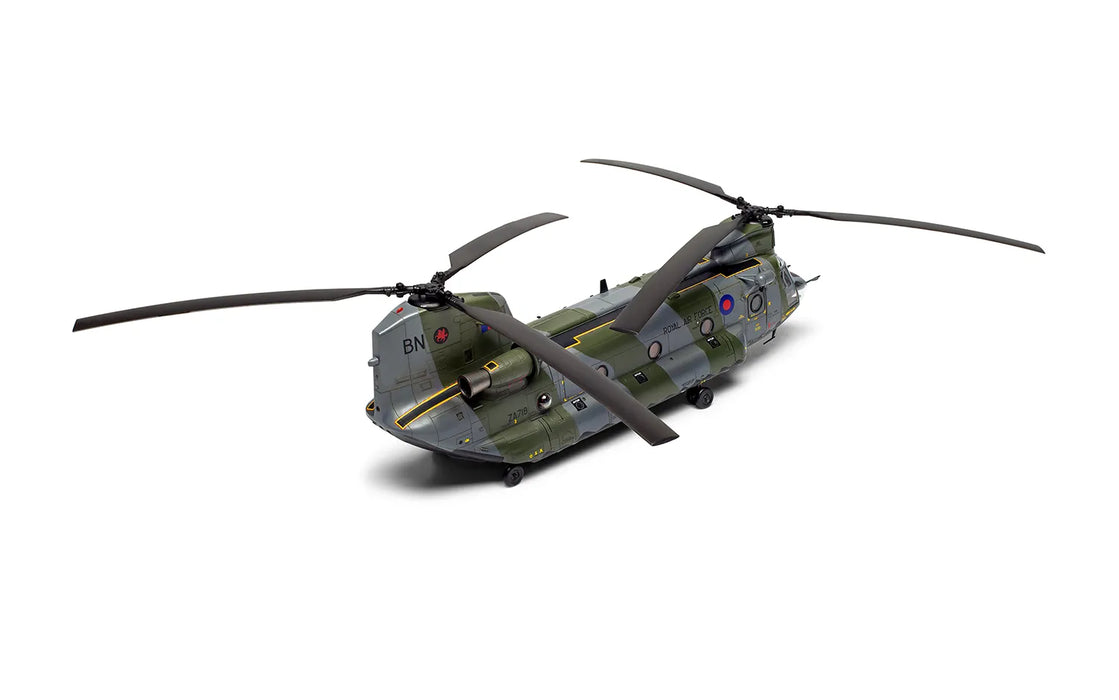 AIRFIX Models A06023 1/72 Boeing Chinook HC.1 Helicopter Model Aircraft Kit
