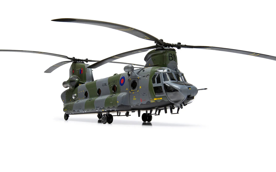 AIRFIX Models A06023 1/72 Boeing Chinook HC.1 Helicopter Model Aircraft Kit