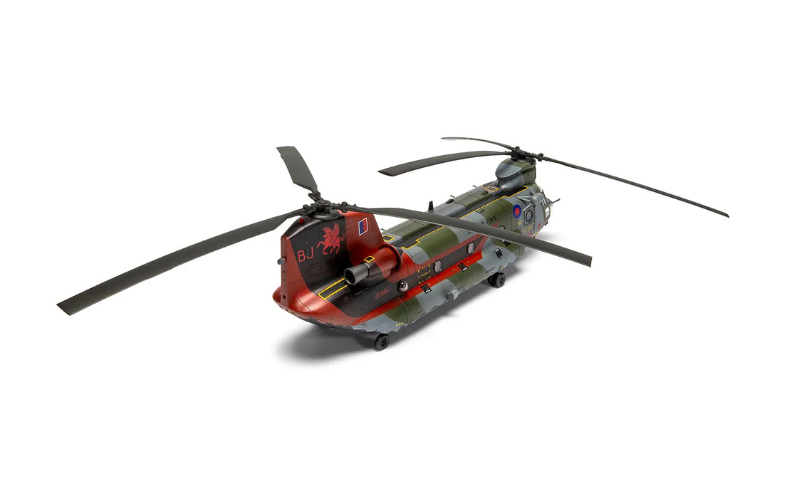 AIRFIX Models A06024 1/72 Boeing Chinook HC.1 (Late) Helicopter Model Aircraft Kit