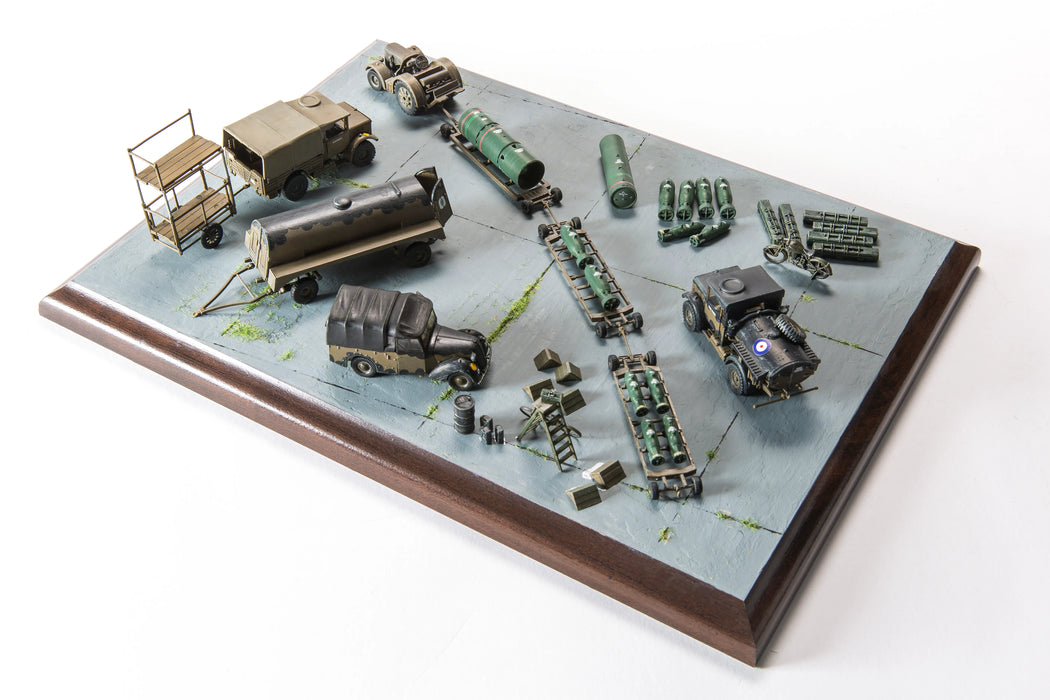 AIRFIX Models A05330 1/72 WWII RAF Bomber Re-Supply Vehicles Set Model Kit