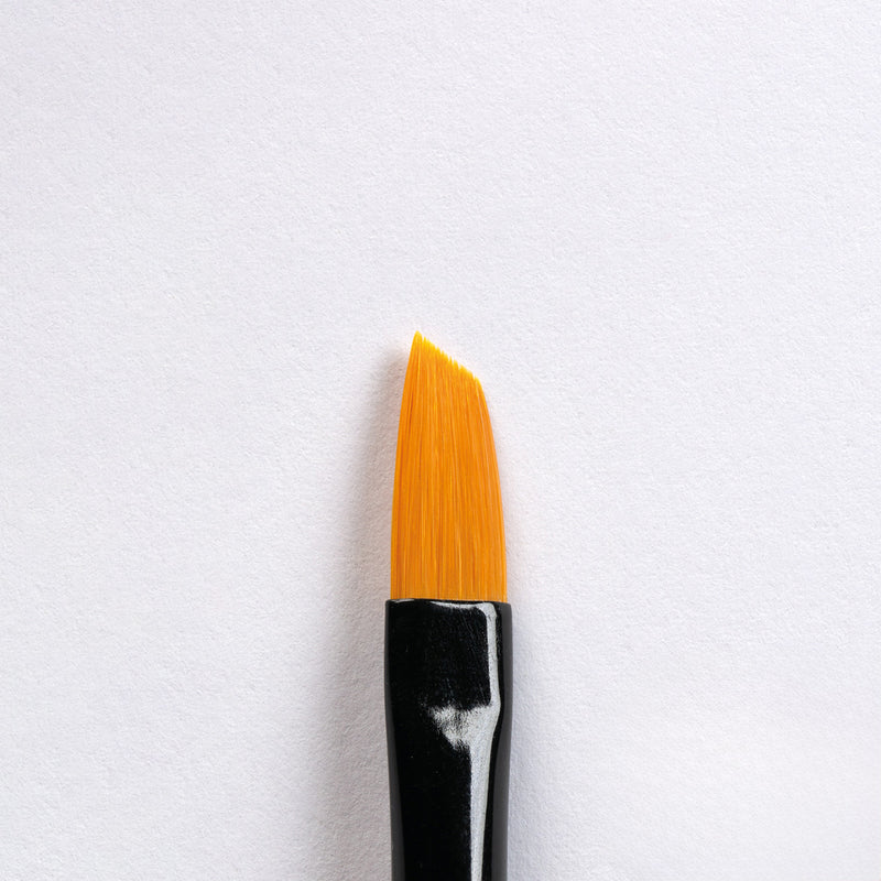AK Interactive B010 Angular Synthetic Brush