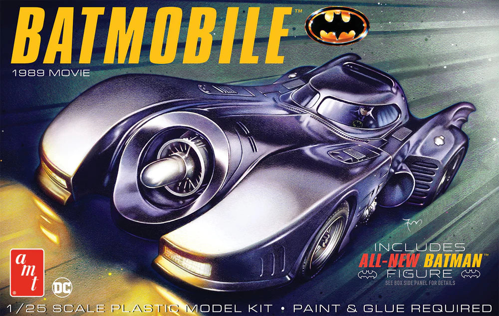 amt 1504 1/25 1989 Batmobile w/Seated Batman Figure Skill 2 Model Car Kit
