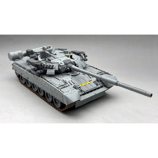 Amusing Hobby 35A068 1/35 T-80UM-2 Russian Main Battle Tank Model Kit