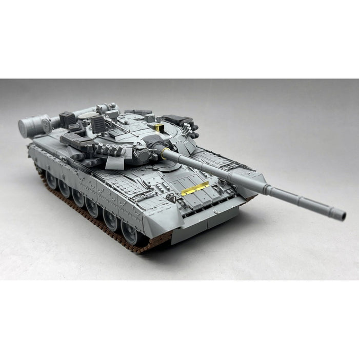 Amusing Hobby 35A068 1/35 T-80UM-2 Russian Main Battle Tank Model Kit