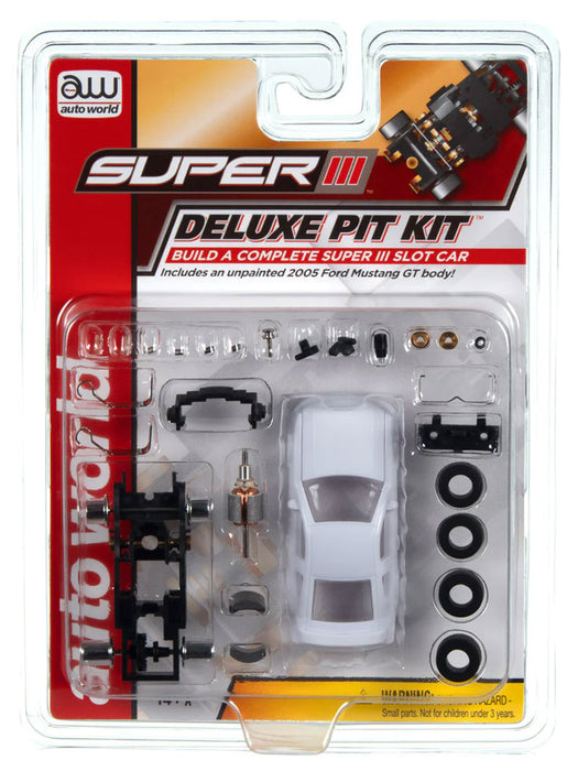 Auto World TRX122 HO Scale Super III Deluxe Pit Kit - 2005 Mustang GT
