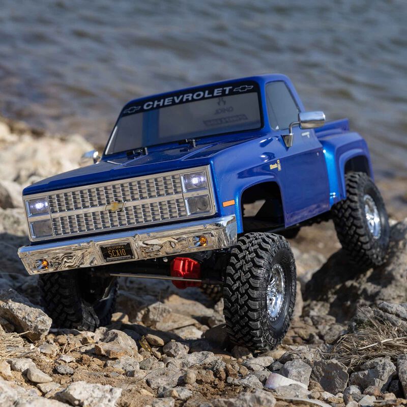 Axial AXI03030T1 1/10 BLUE RTR SCX10III Base Camp 1982 Chevy