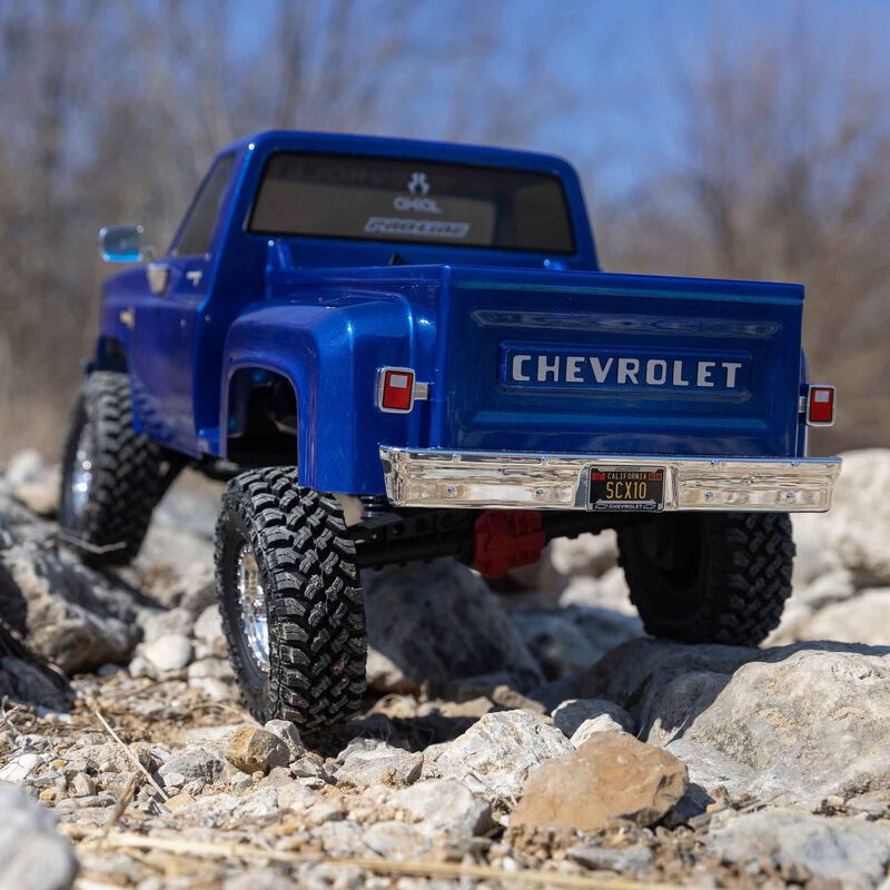Axial AXI03030T1 1/10 BLUE RTR SCX10III Base Camp 1982 Chevy