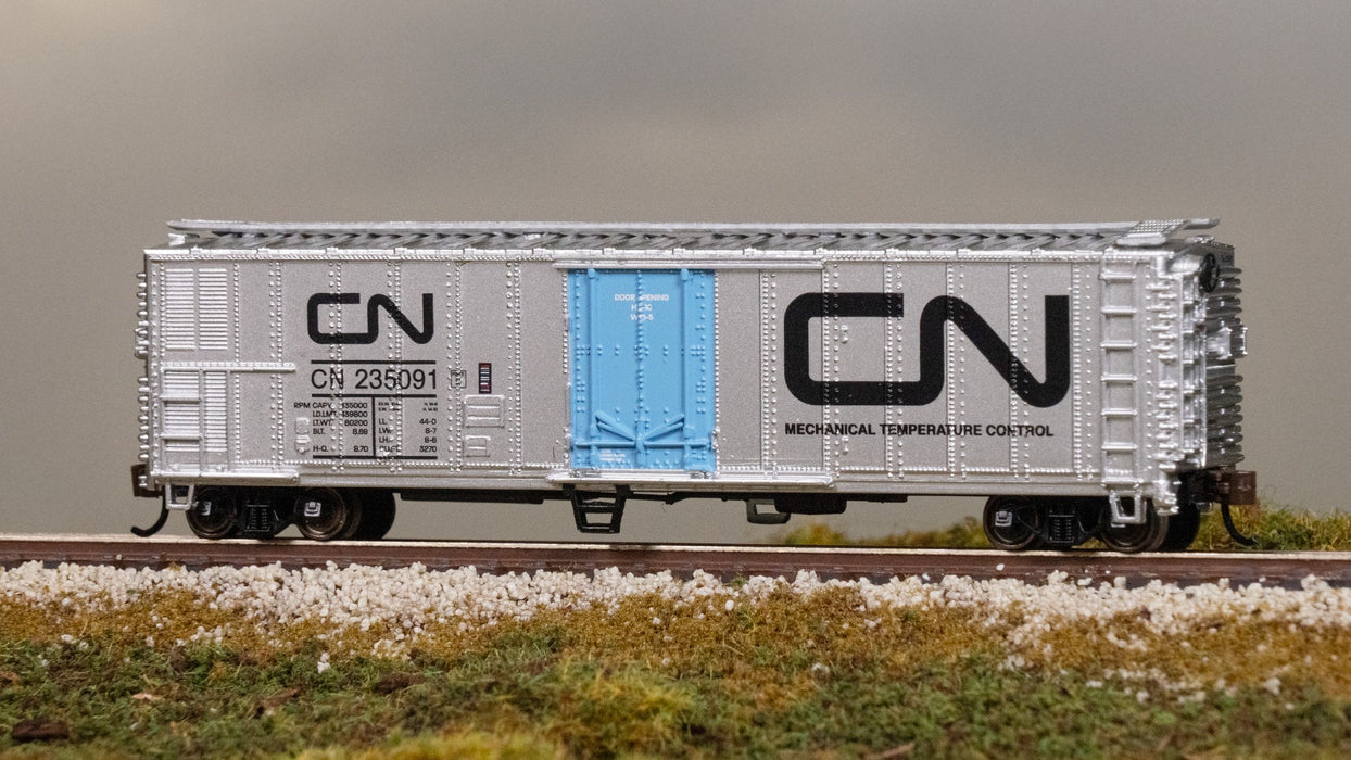 Bachmann 17963 N Scale 50' Steel Reefer Canadian National "Beef Special" CN 235091