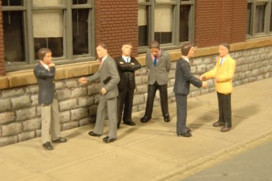 Bachmann SceneScapes 33162 O Scale Businessmen Figures (6 Pack)
