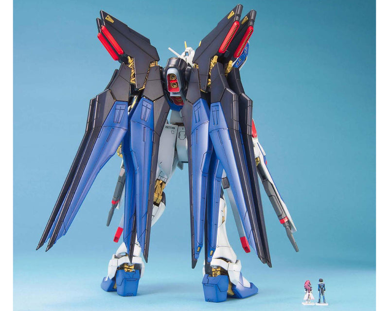 Bandai 2000728 1/100 ZGMF-X20A Strike Freedom Gundam with Fill Armament