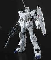 Bandai 2091000 1/100 MG UC RX-0 Unicorn Gundam Psycho Frame Mobile Suit