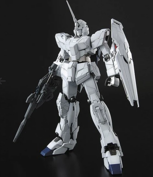 Bandai 2091000 1/100 MG UC RX-0 Unicorn Gundam Psycho Frame Mobile Suit