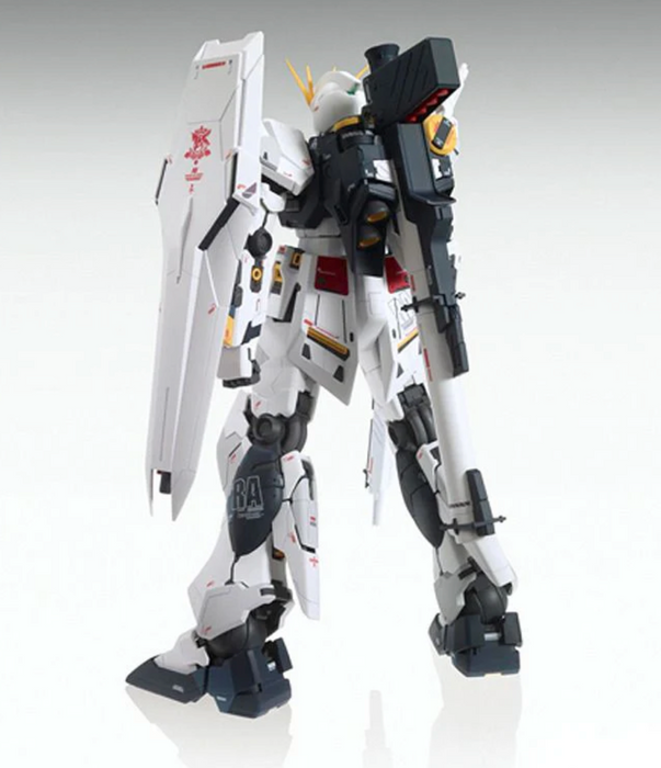 Bandai 2167683 1/100 MG RX-93 Nu Gundam (Ver. Ka) 'Char's Counterattack'