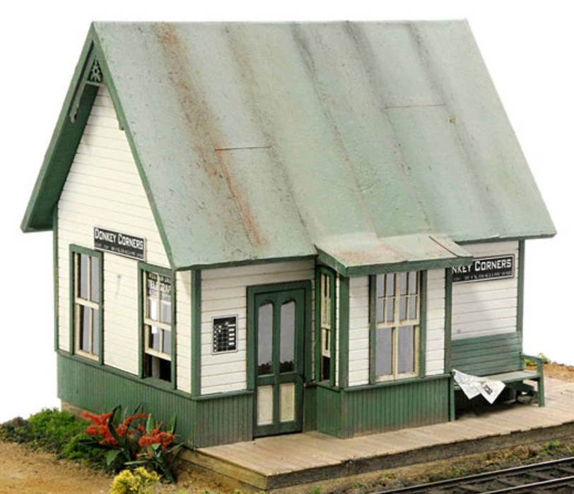 Banta Modelworks 6108 O Scale Donkey Corners Depot Craftsman Kit